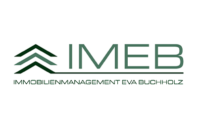Logo für IMEB mit zwei grünen Winkeln über dem Akronym und dem Text „Immobilienmanagement Eva Buchholz“ darunter auf weißem Hintergrund.